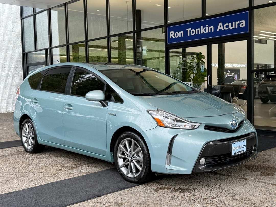 2015 Toyota Prius V Five - Image 2