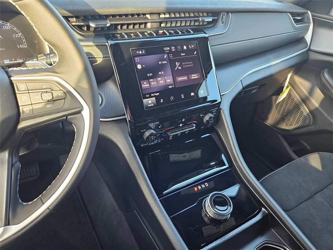 2025 Jeep Grand Cherokee L Altitude X - Image 19