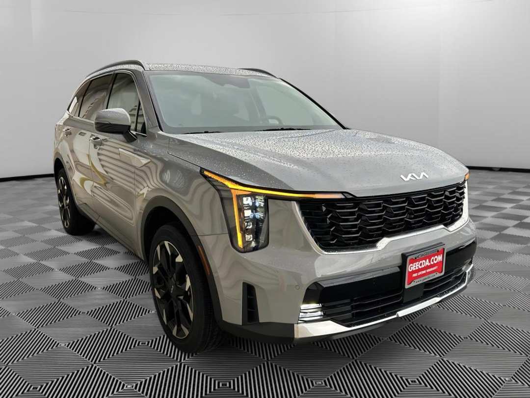 2026 Kia Sorento EX - Image 3