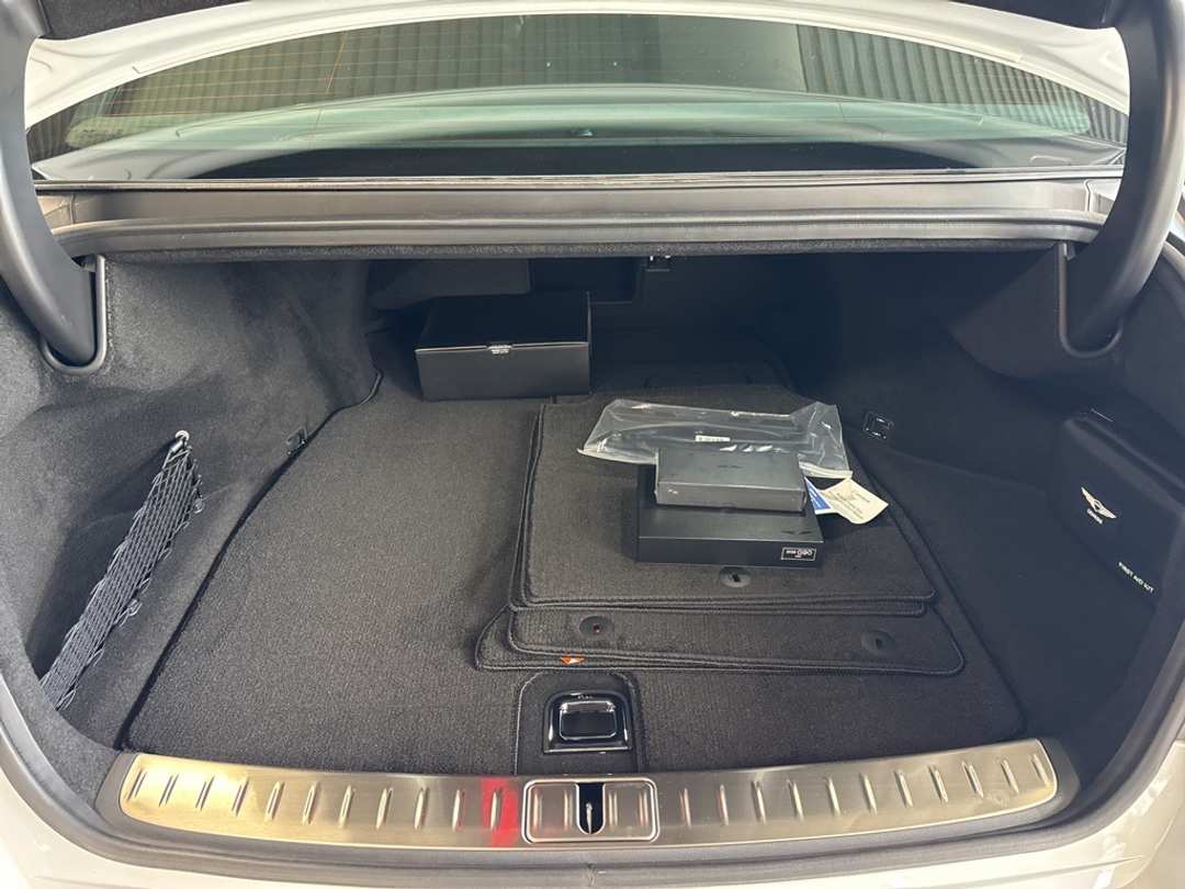 2026 Genesis G90 3.5T eSC - Image 11