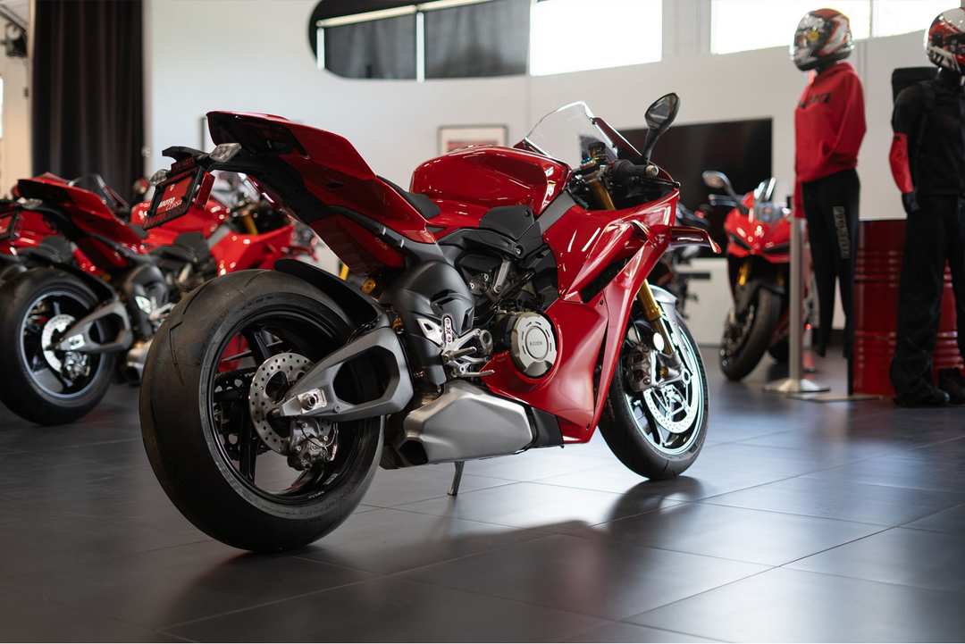 2025 Ducati Panigale V4 S - Image 10