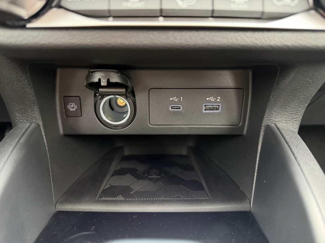 2025 Nissan Versa 1.6 SR - Image 22