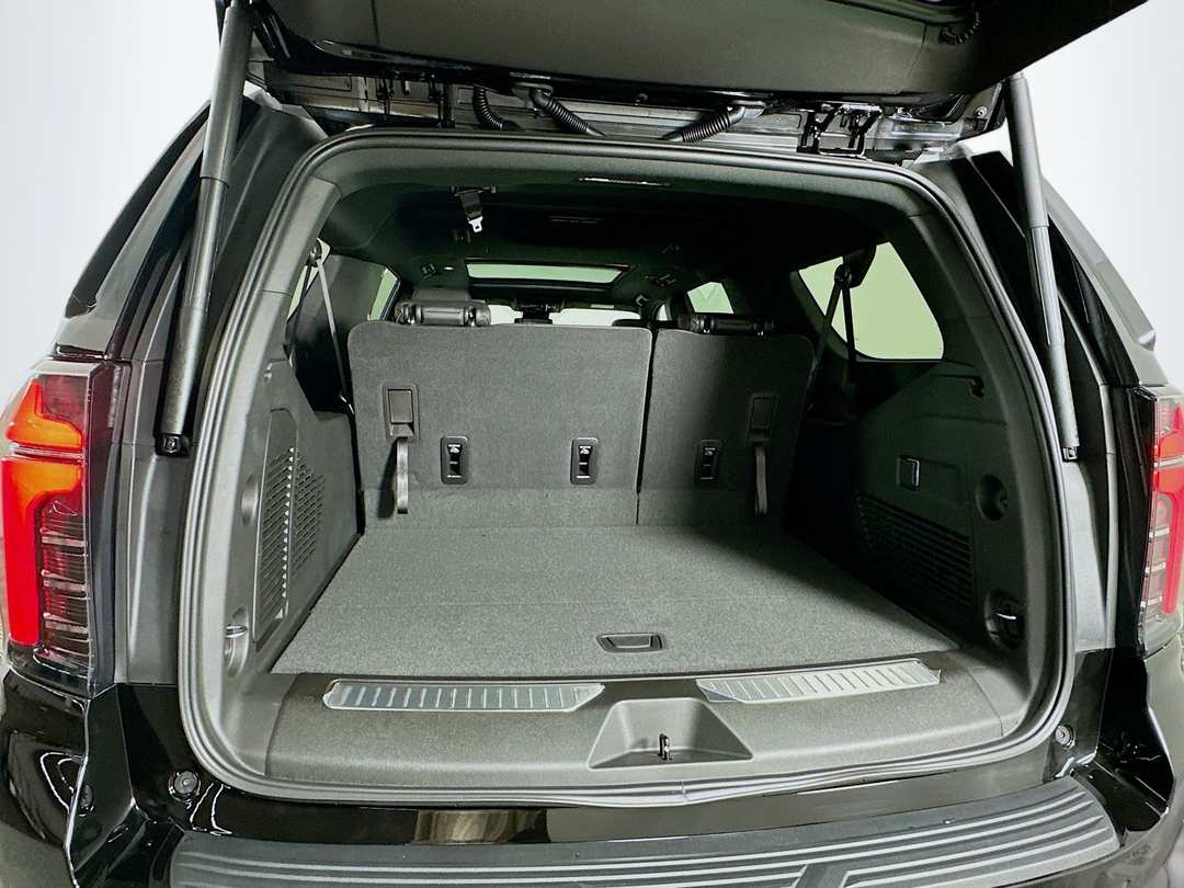 2026 Chevrolet Suburban RST - Image 27