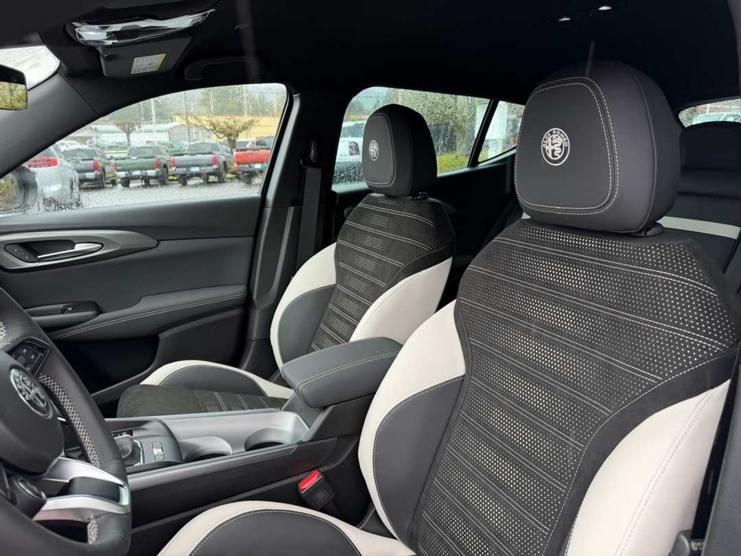 2026 Alfa Romeo Tonale Sport Speciale - Image 16