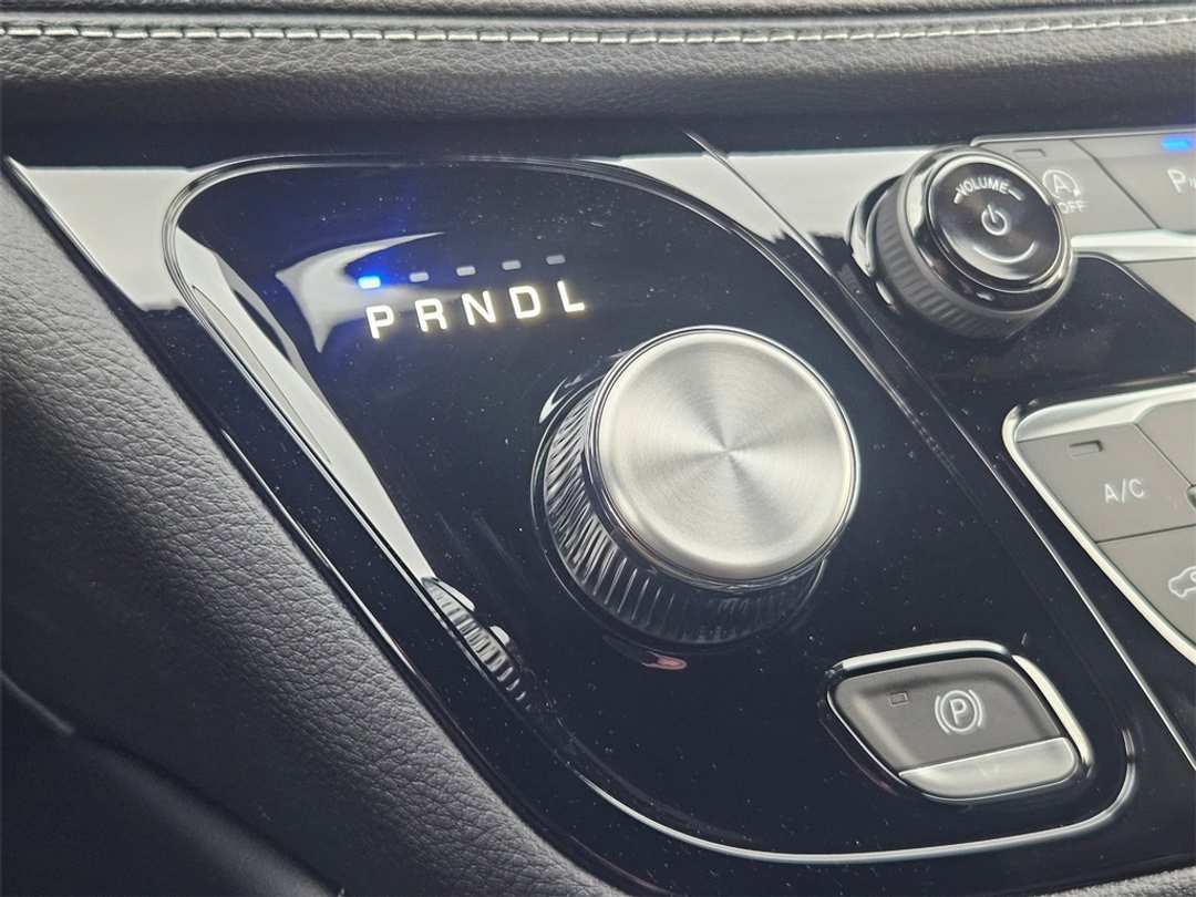 2026 Chrysler Pacifica Limited - Image 18