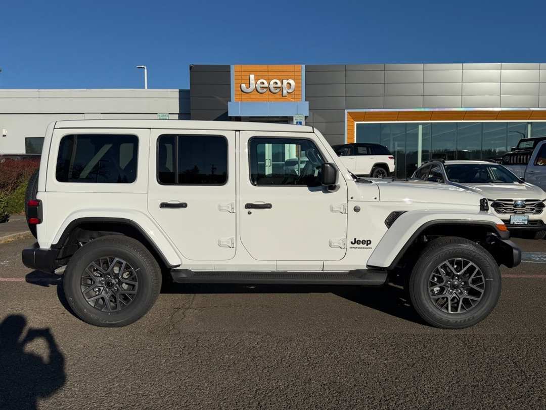 2026 Jeep Wrangler Sahara - Image 9