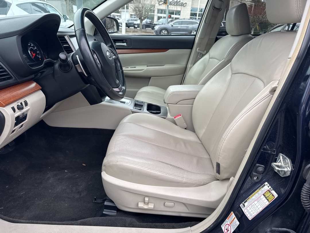2014 Subaru Outback 3.6R - Image 15