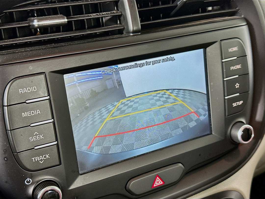 2020 Kia Soul LX - Image 14