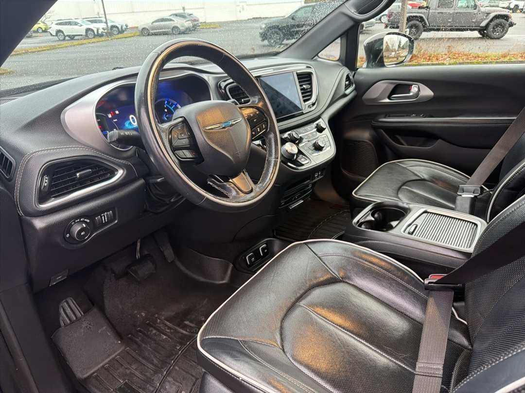 2019 Chrysler Pacifica Limited - Image 15