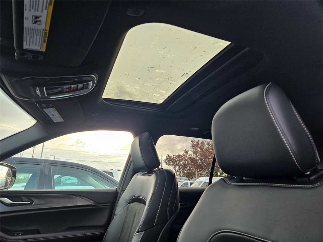 2025 Jeep Grand Cherokee Altitude X - Image 26