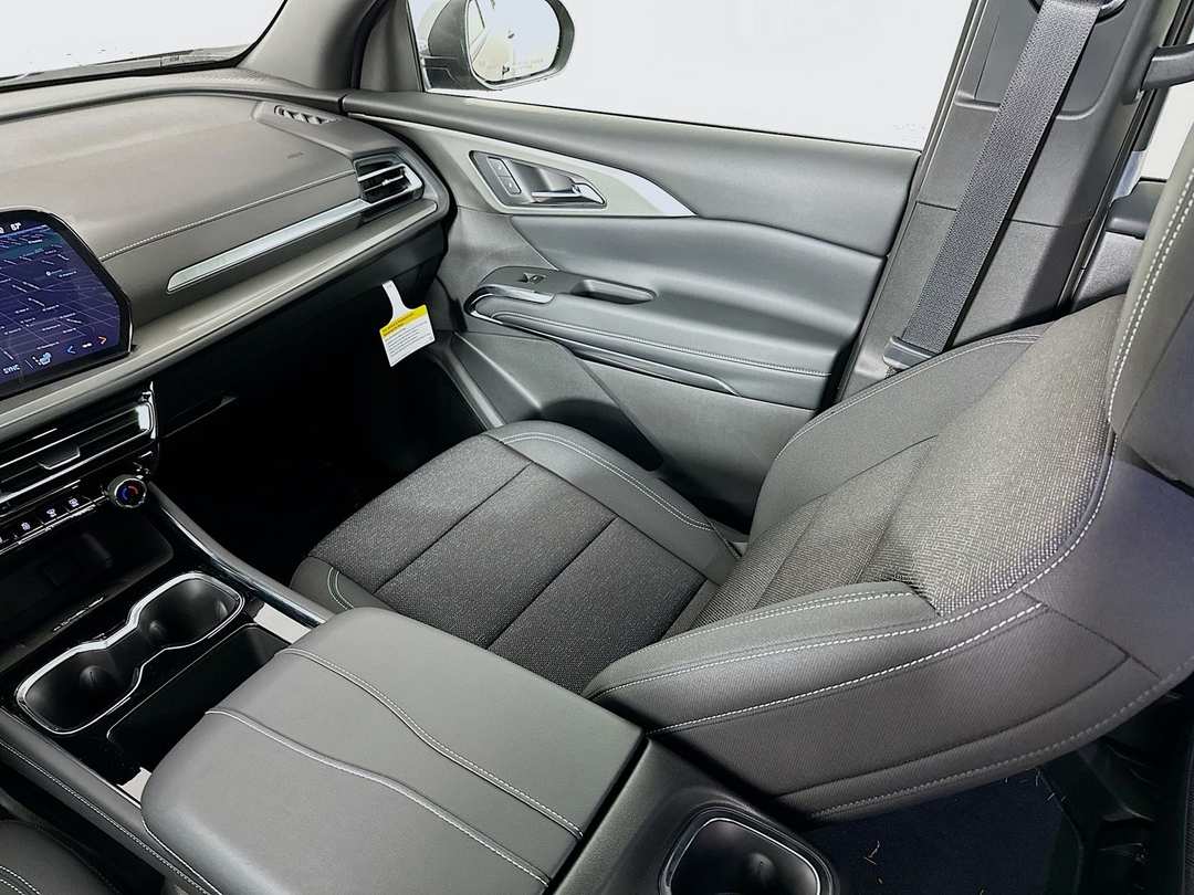 2026 Chevrolet Traverse LT - Image 23