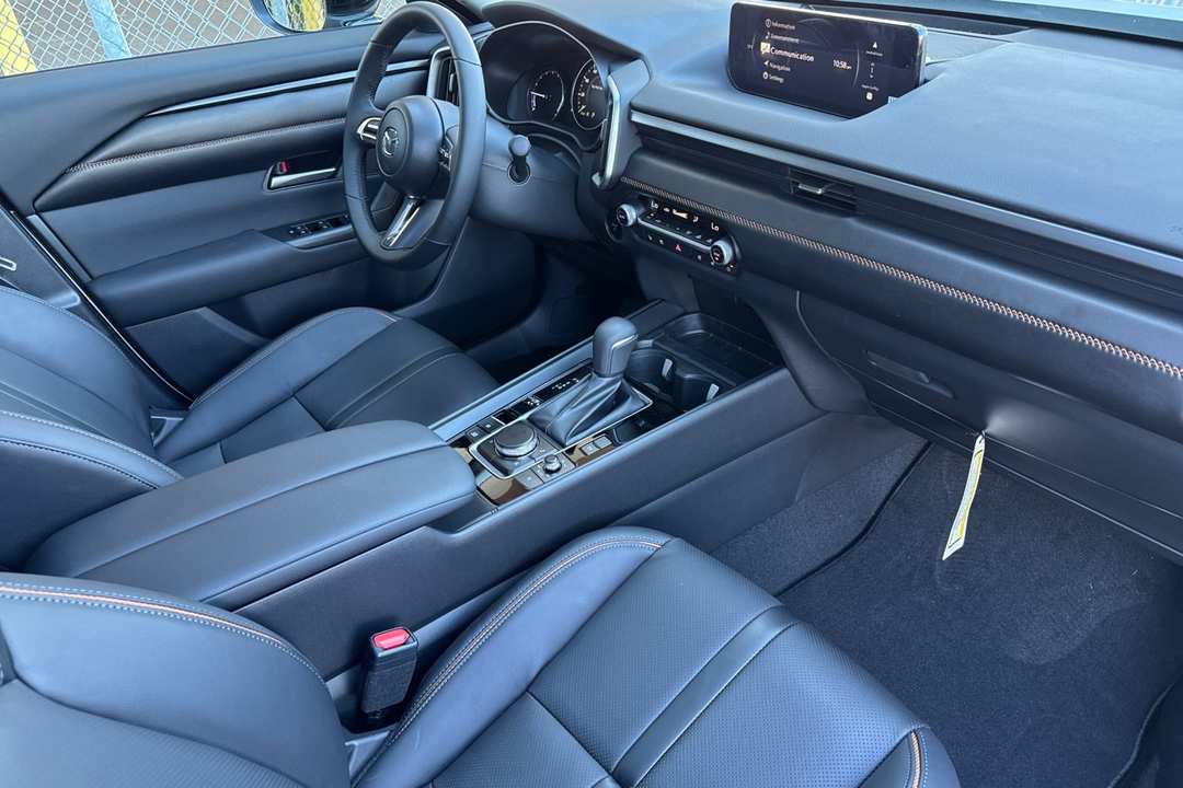 2026 MAZDA Cx-50 Premium - Image 16