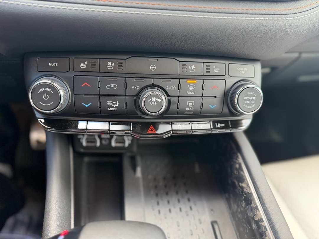 2025 Dodge Durango SRT Hellcat - Image 18