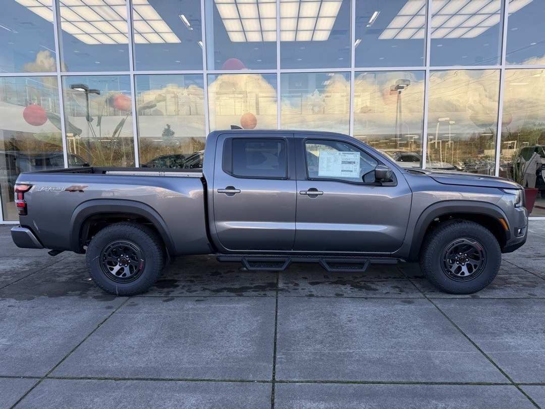 2026 Nissan Frontier PRO4X - Image 8