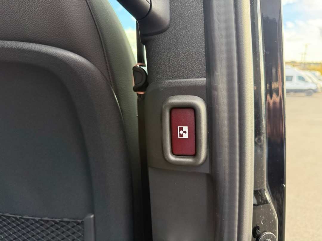 2025 Mercedes-Benz Sprinter 2500 Passenger 144 WB - Image 15