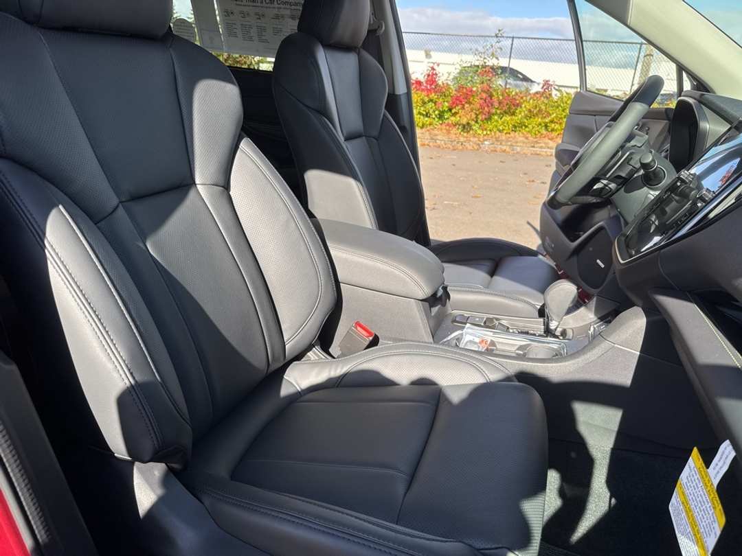 2025 Subaru Ascent Onyx Edition Touring - Image 32