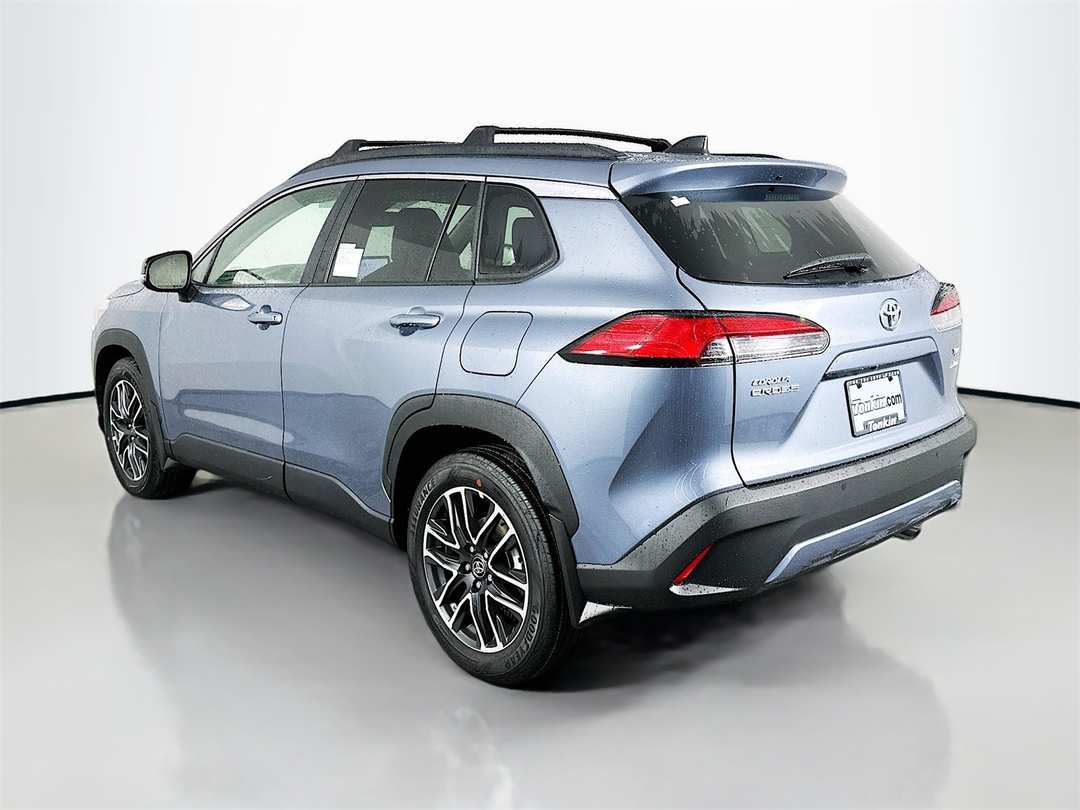 2026 Toyota Corolla Cross XLE - Image 5