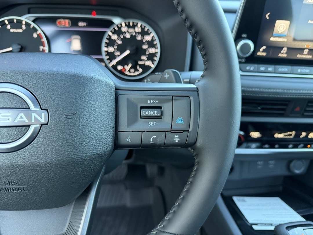 2026 Nissan Rogue Dark Armor - Image 17