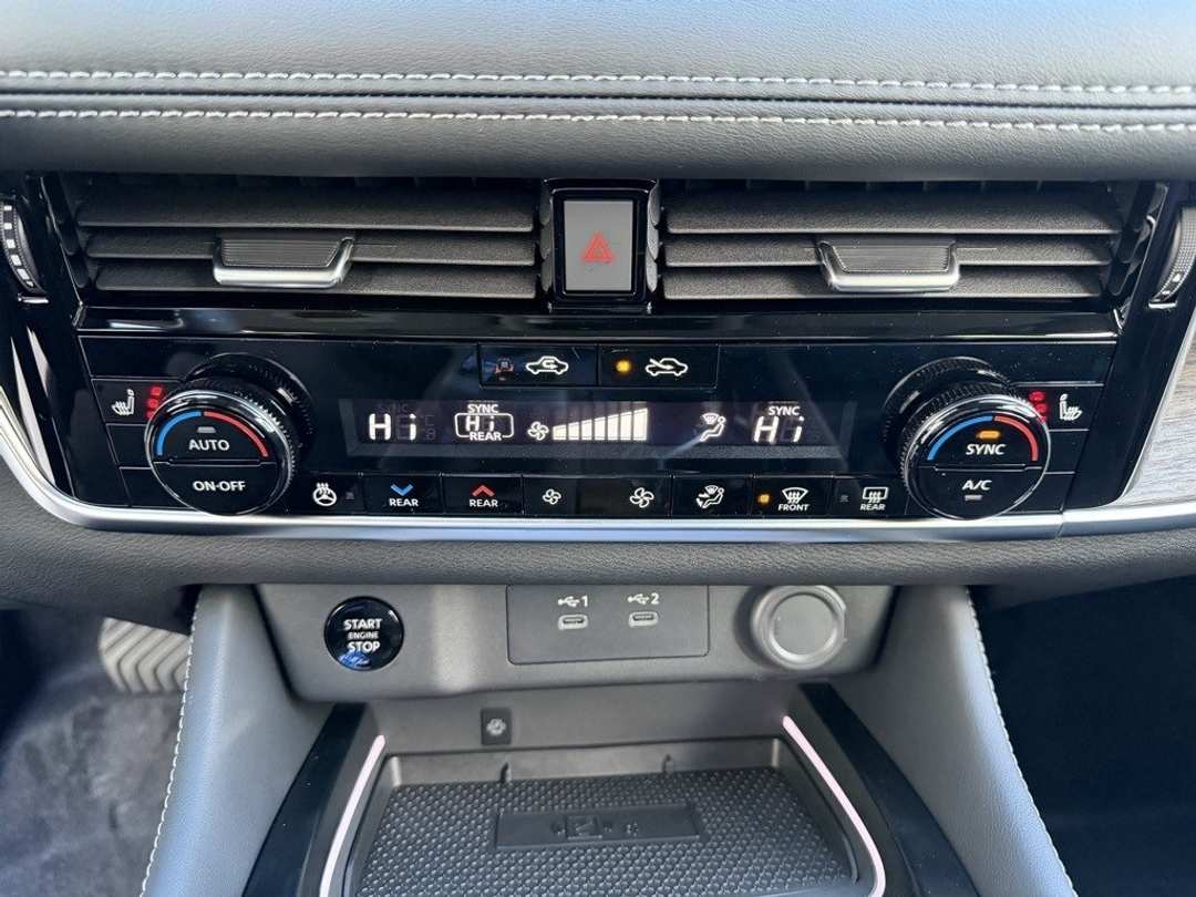 2026 Nissan Rogue Platinum - Image 23