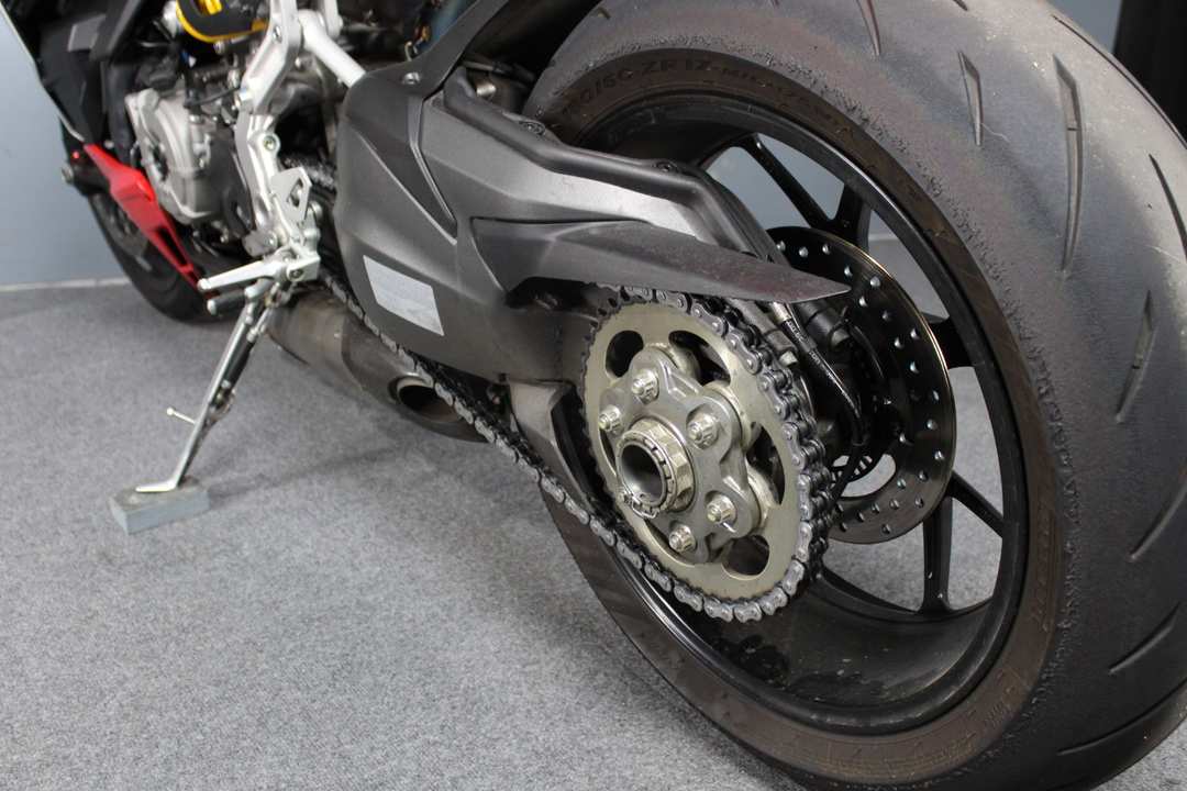 2024 Ducati Streetfighter V2 - Image 20