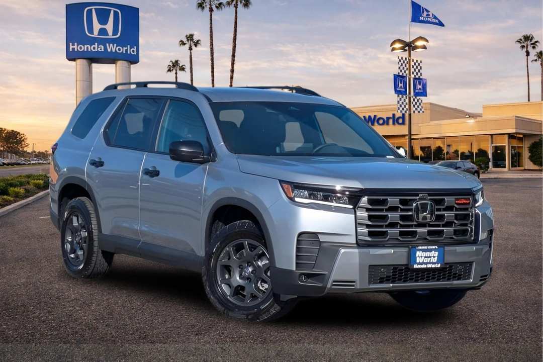 2026 Honda Pilot TrailSport - Image 2
