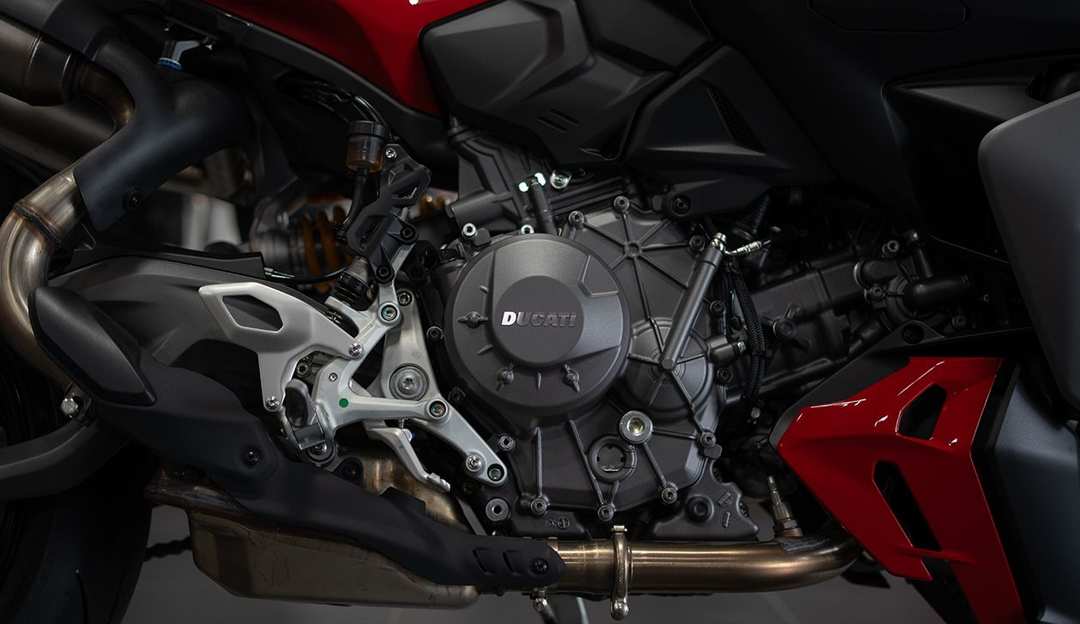 2026 Ducati Streetfighter V2 S - Image 2