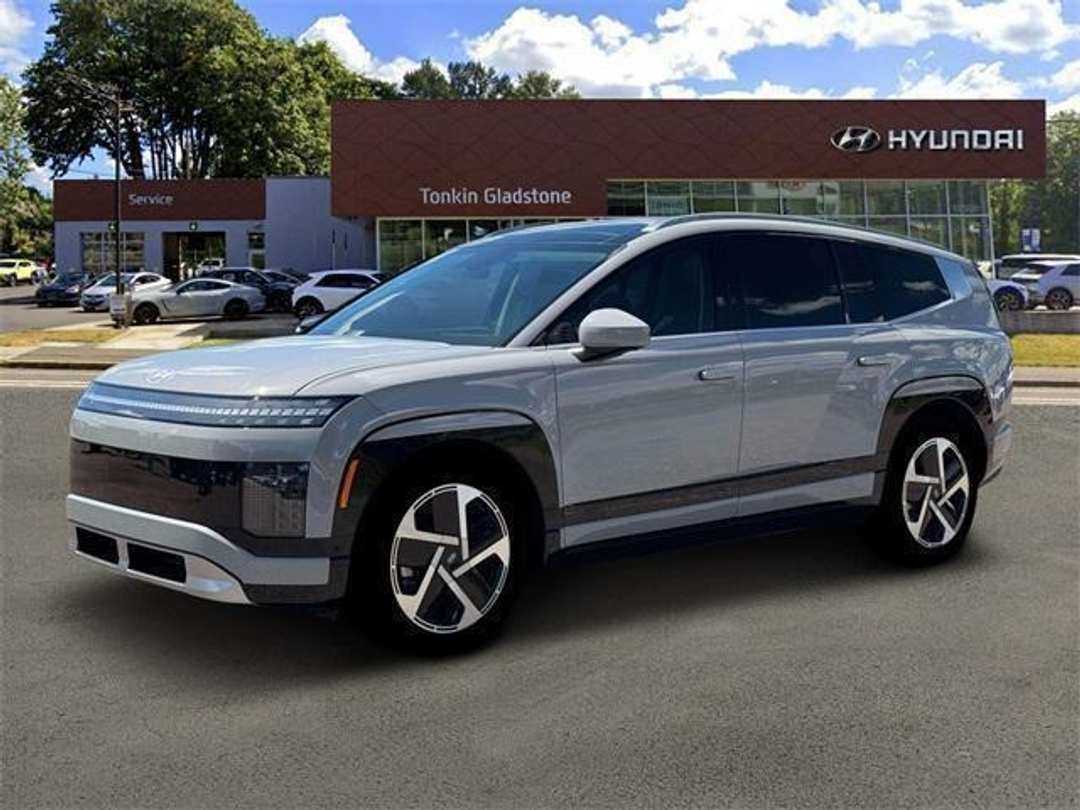 2026 Hyundai Ioniq 9 Performance Limited - Image 2