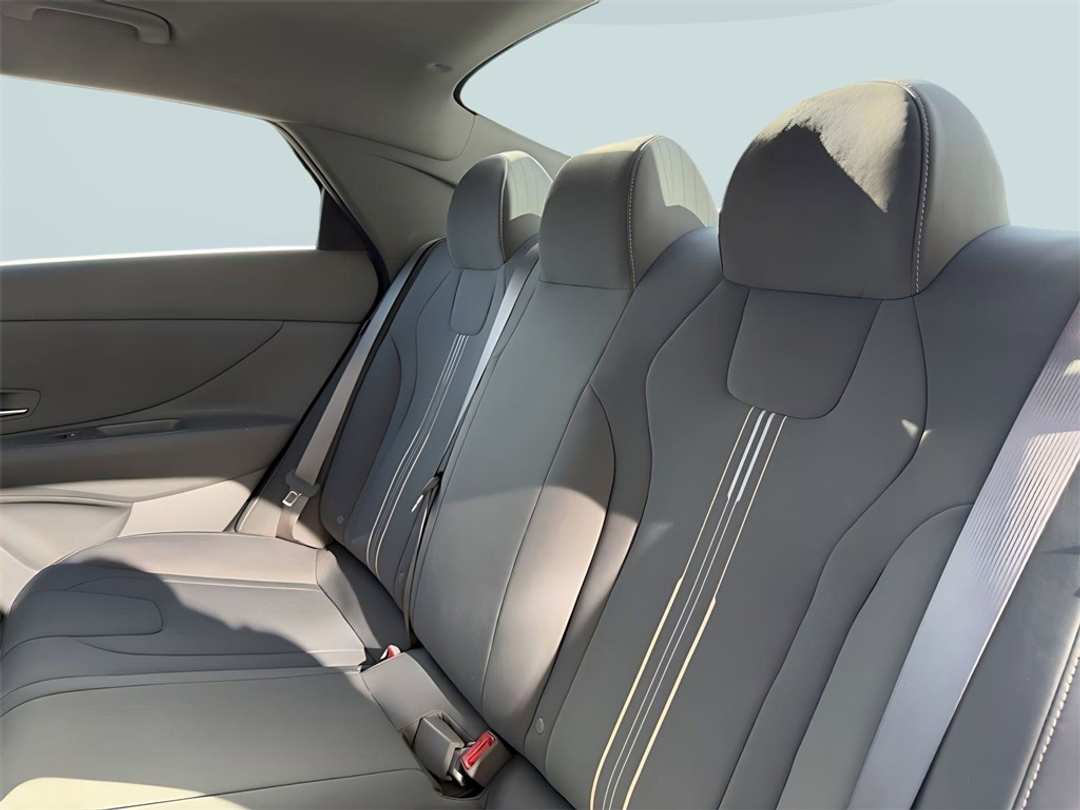 2026 Hyundai Elantra SEL Sport - Image 27