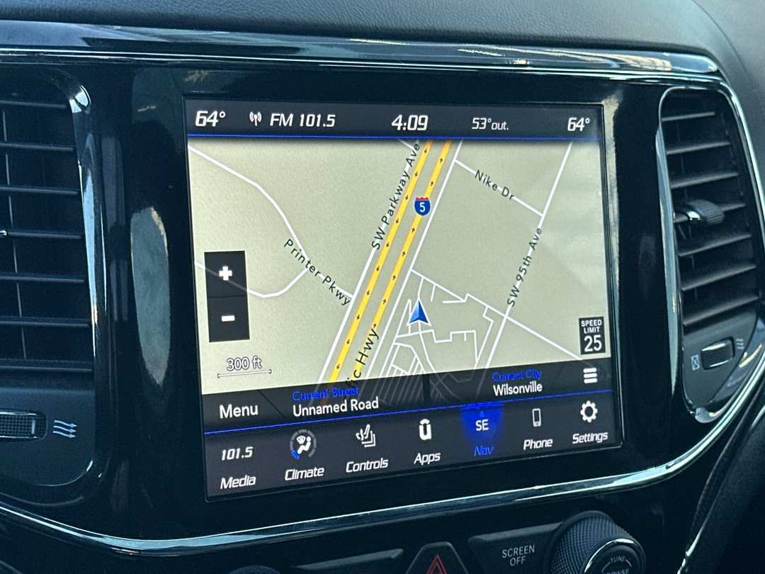 2021 Jeep Grand Cherokee SRT - Image 18