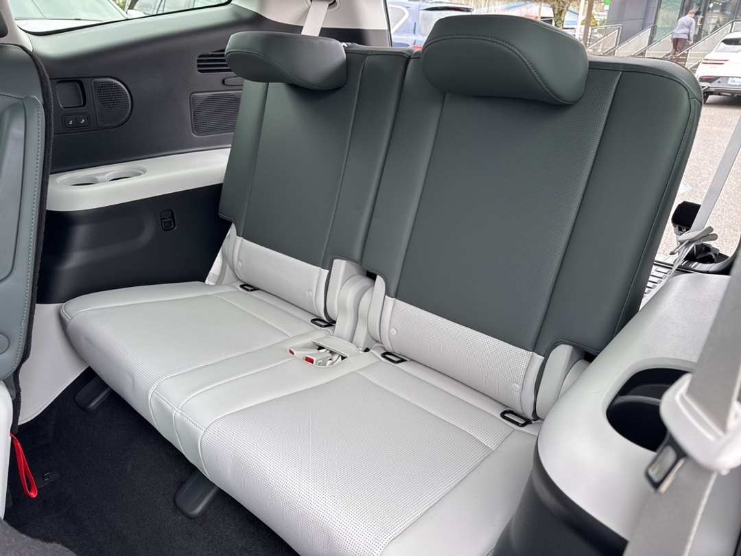 2026 Hyundai Ioniq 9 Performance Calligraphy - Image 47