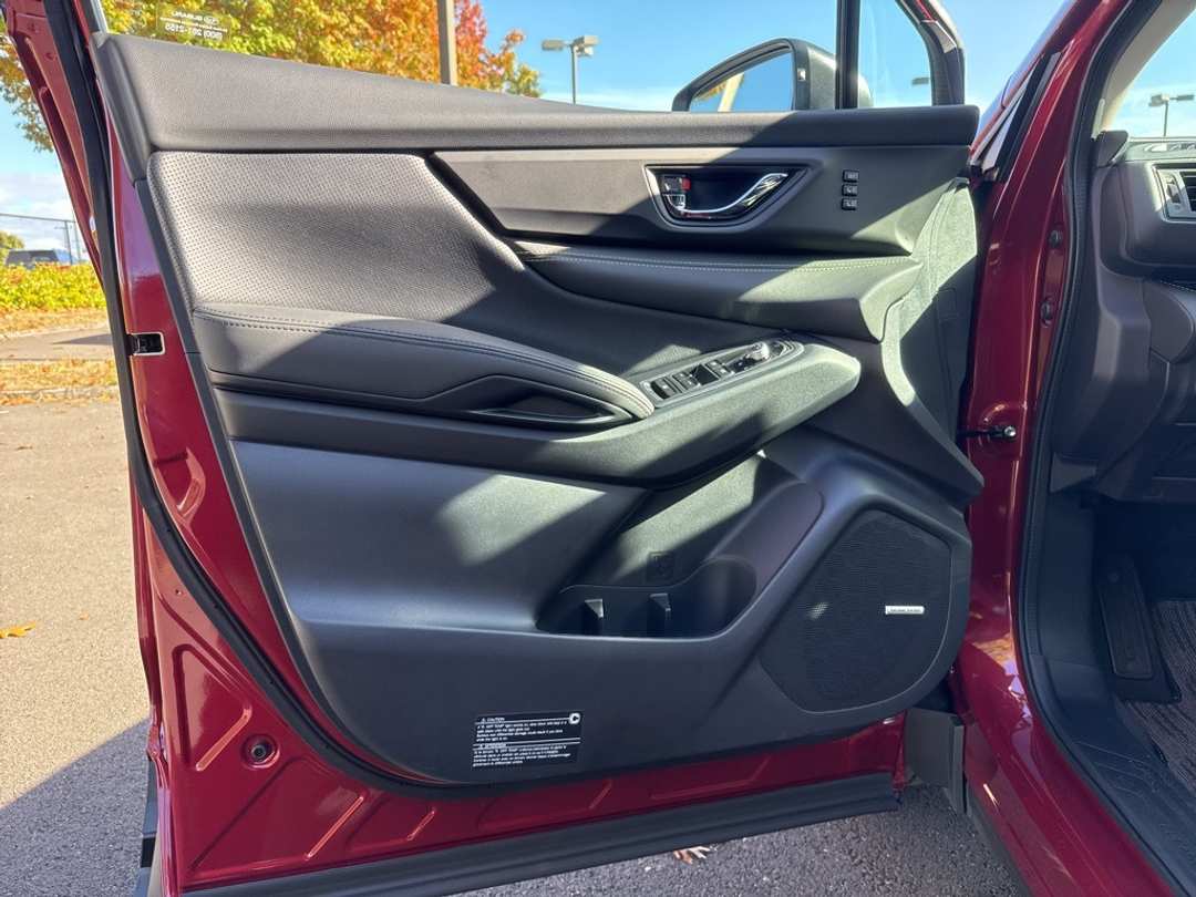 2025 Subaru Ascent Onyx Edition Touring - Image 12