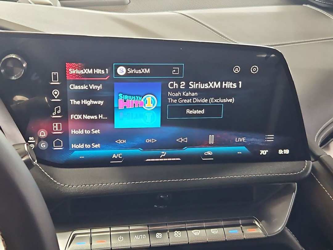 2026 Chevrolet Corvette Stingray - Image 17