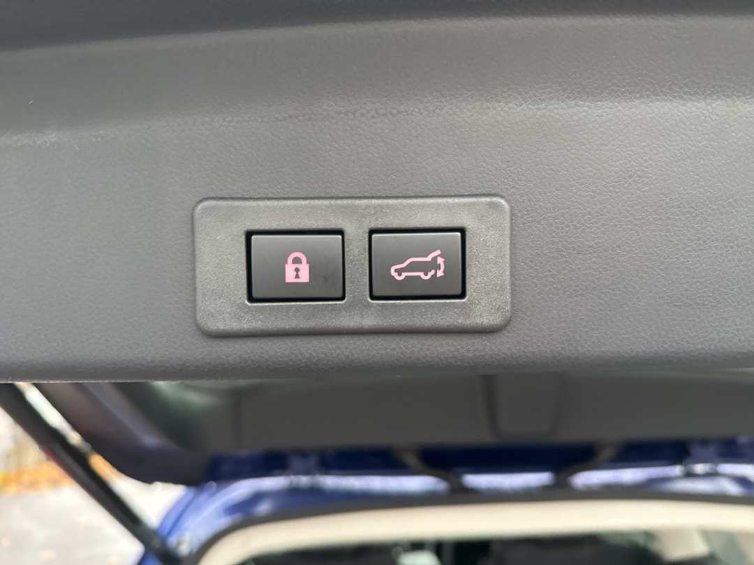 2026 Subaru Ascent Touring - Image 26