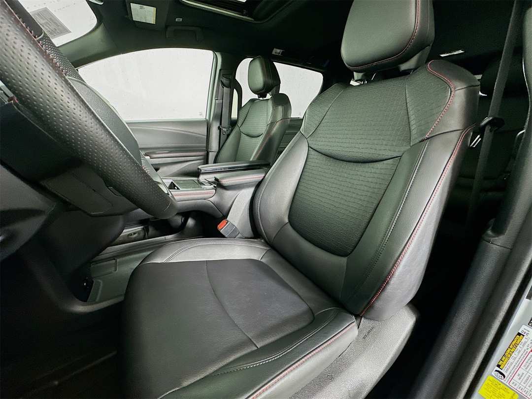 2025 Toyota Sienna XSE - Image 21