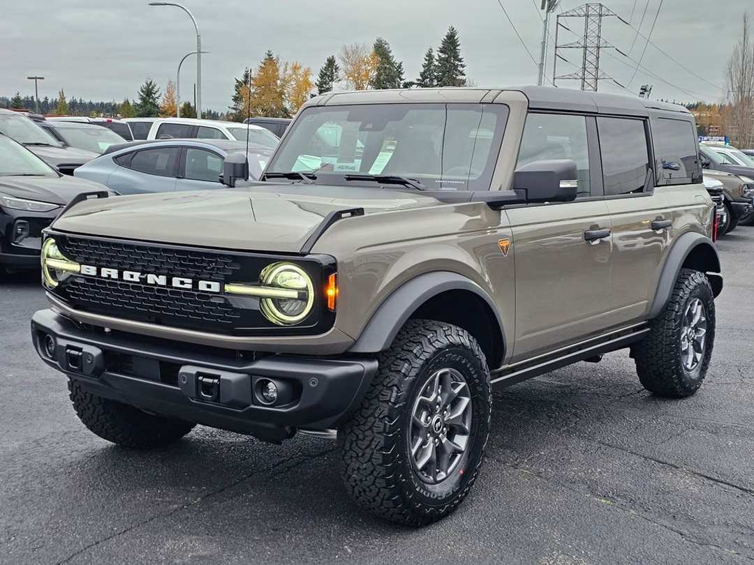 2025 Ford Bronco Badlands - Image 3