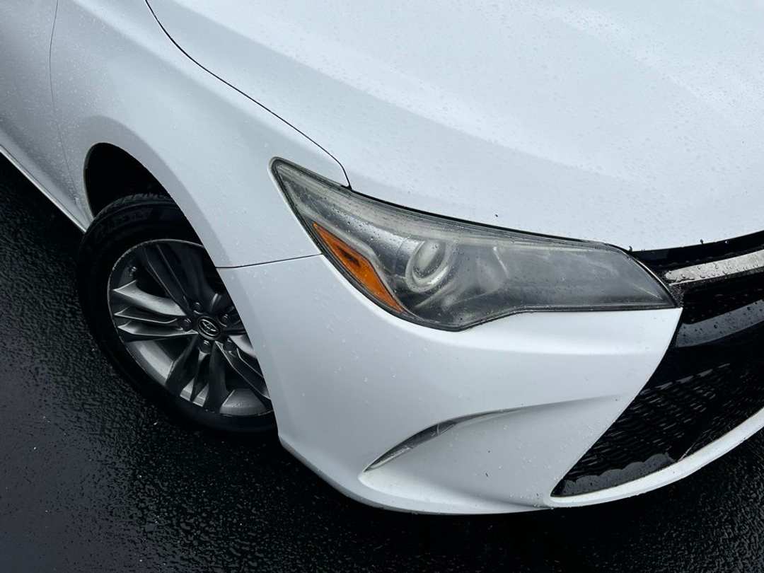 2015 Toyota Camry SE - Image 2