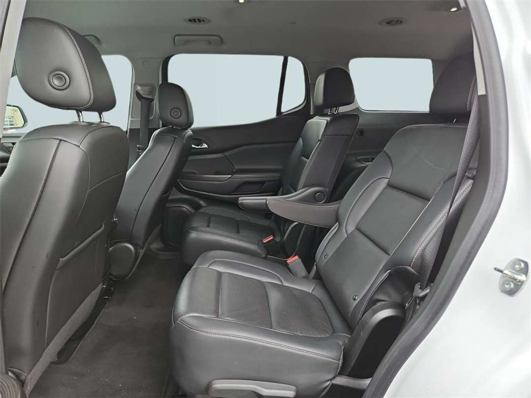 2023 GMC Acadia SLT - Image 22