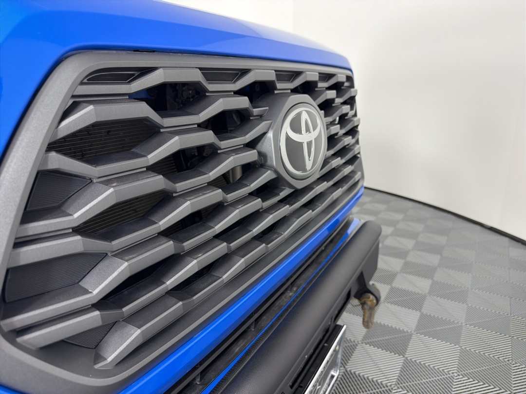 2020 Toyota Tacoma TRD OffRoad - Image 11