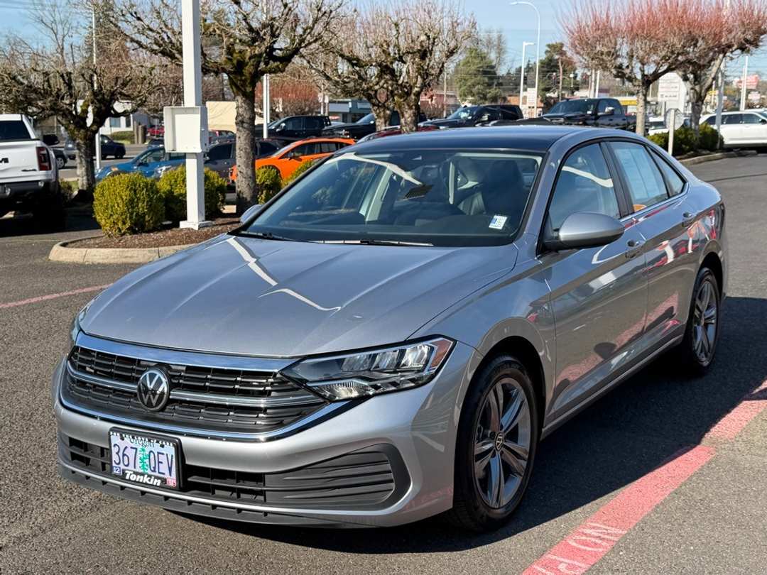 2024 Volkswagen Jetta 1.5T SE - Image 4