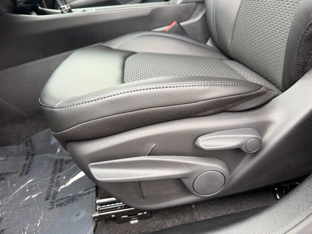 2026 Jeep Compass Latitude - Image 13