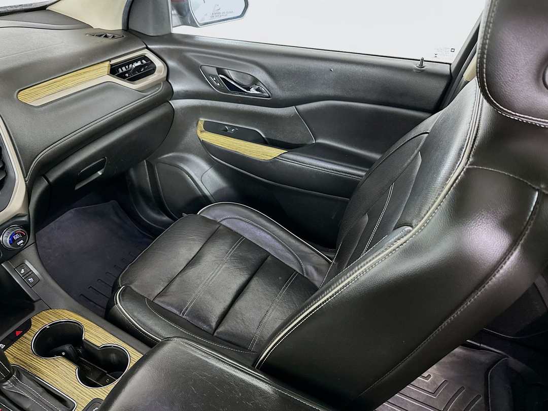 2017 GMC Acadia Denali - Image 26