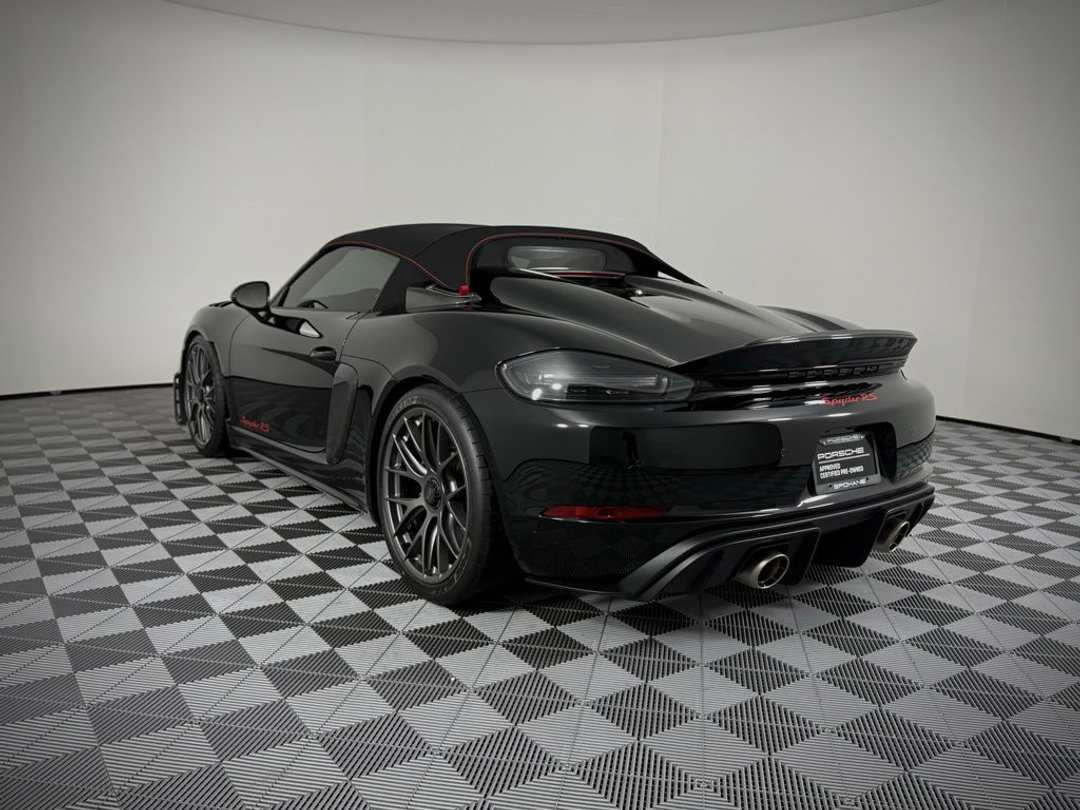 2024 Porsche 718 Spyder RS - Image 3