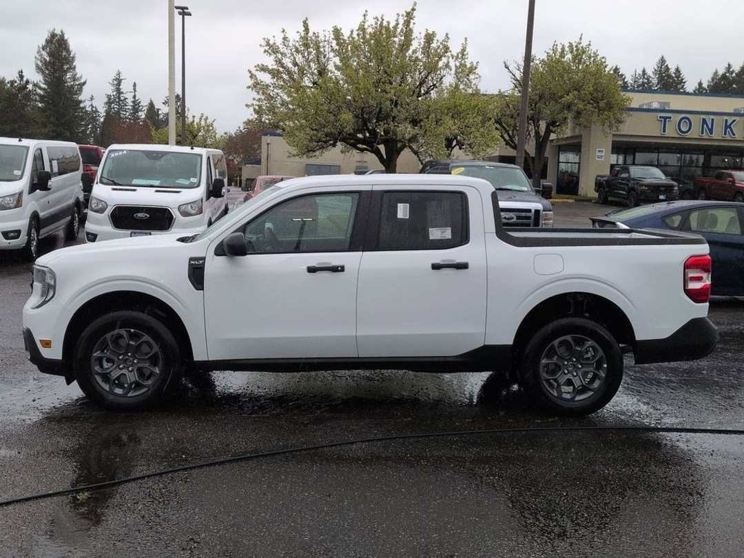 2026 Ford Maverick XLT - Image 2