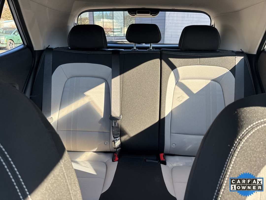 2025 Hyundai Venue SEL - Image 26