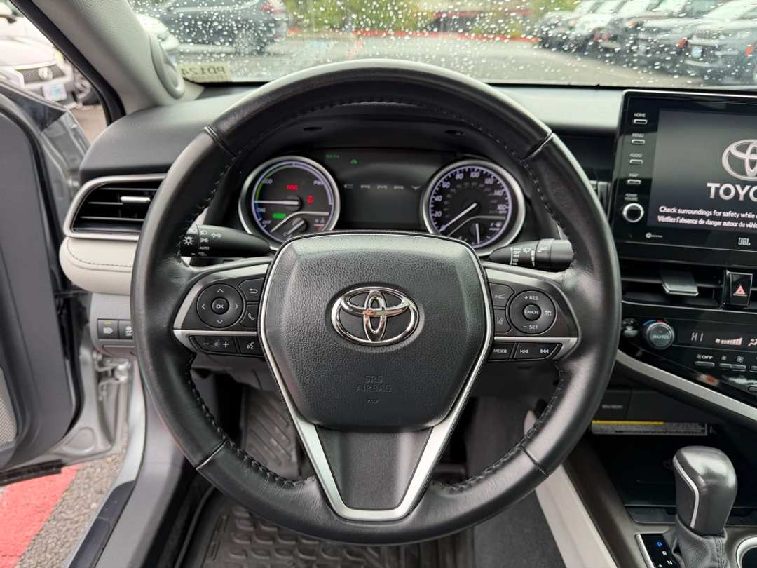 2021 Toyota Camry XLE - Image 19