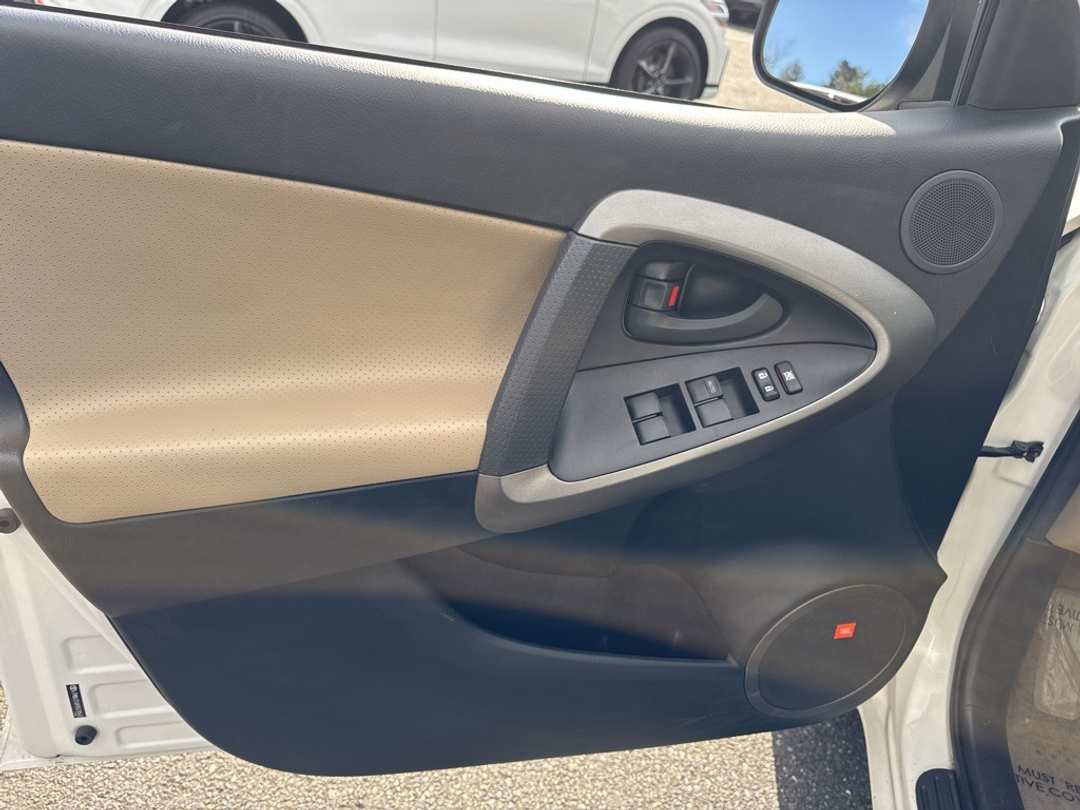 2009 Toyota Rav4 Limited - Image 15