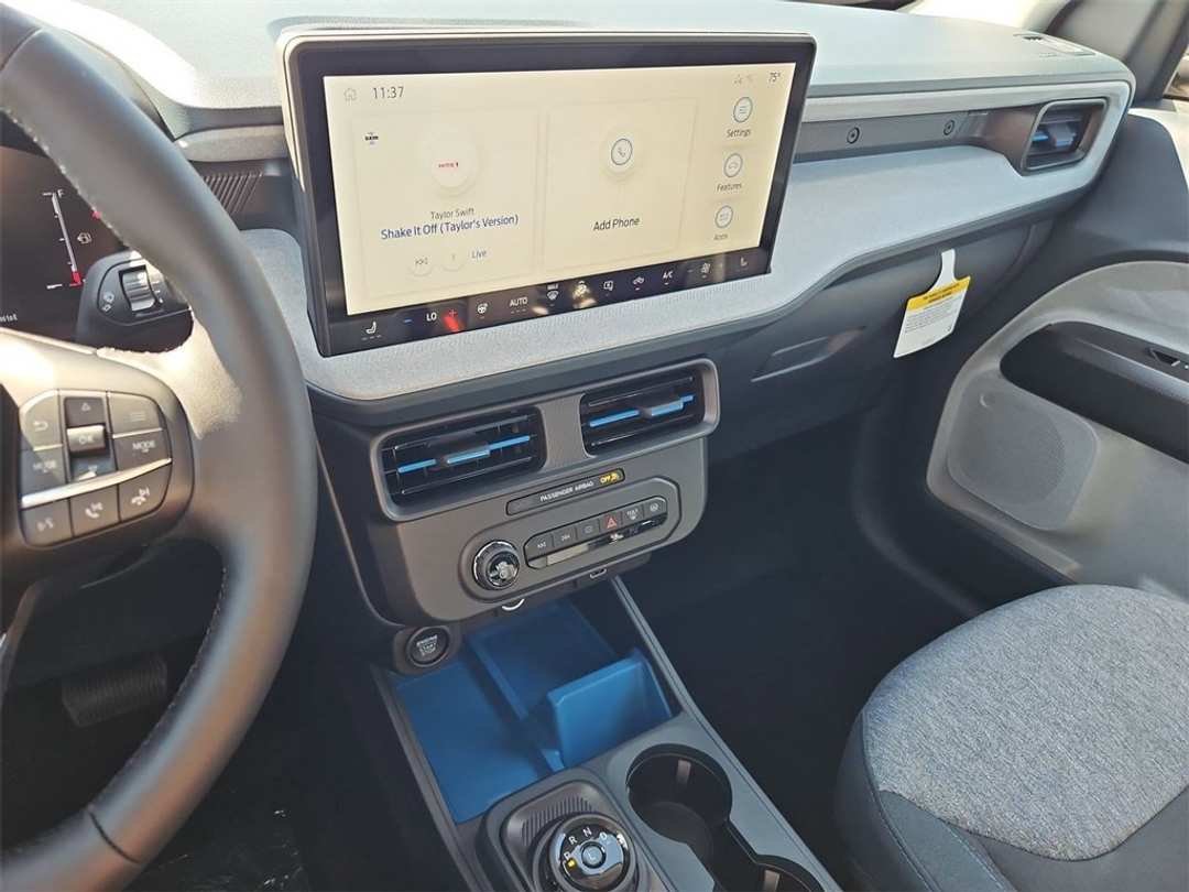 2025 Ford Maverick XLT - Image 18