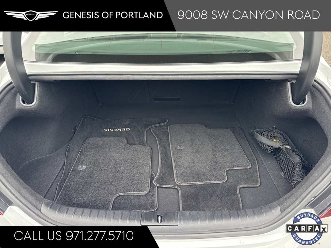 2023 Genesis G70 2.0T - Image 12