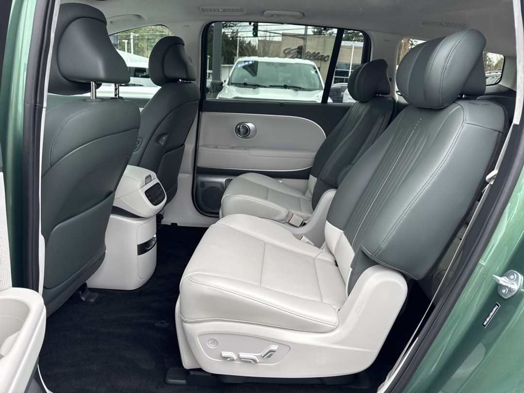 2026 Hyundai Ioniq 9 Performance Calligraphy - Image 44