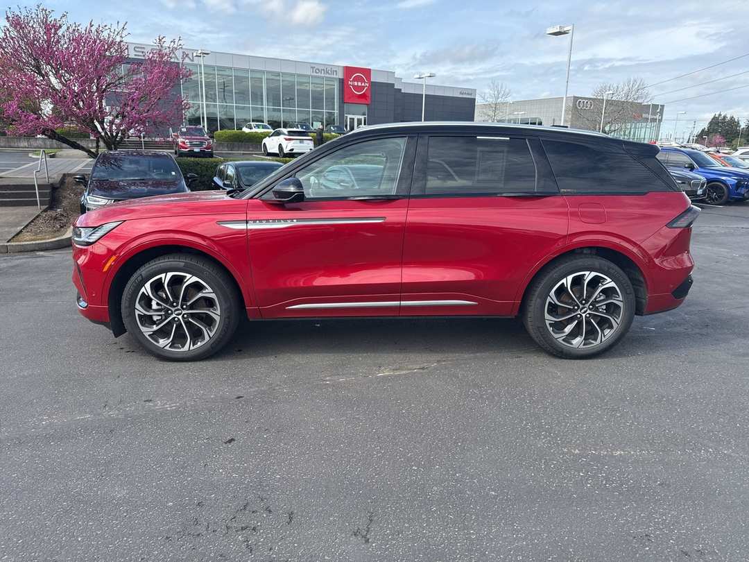 2024 Lincoln Nautilus Reserve - Image 2